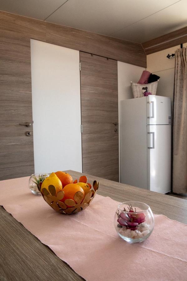 Mobile Home Whit Sea View Lavojesa Drage Bagian luar foto